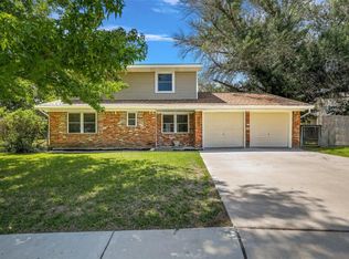 107 Comanche Ct, Waxahachie, TX 75165