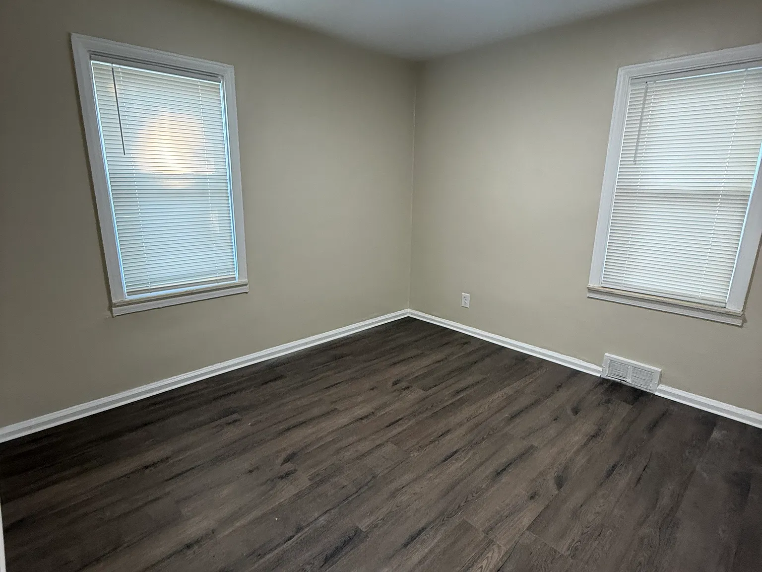 4 bed, 1500 sqft, $2,100 — Photo 4