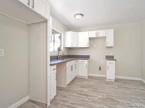 5th image of 1061 E Whittier Ave