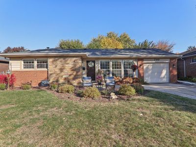 710 W Dresser Dr, Mount Prospect, IL, 60056