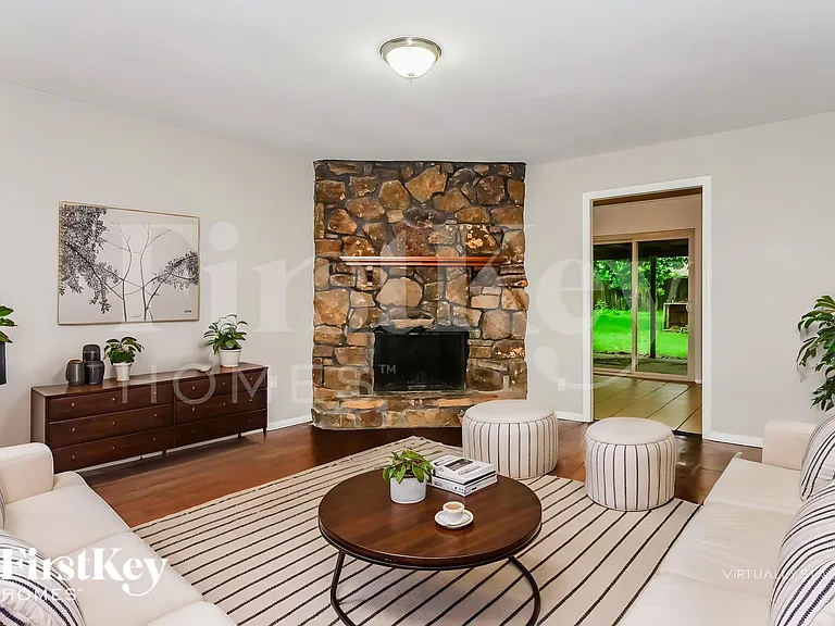 3037 Leeridge Dr — Photo 4