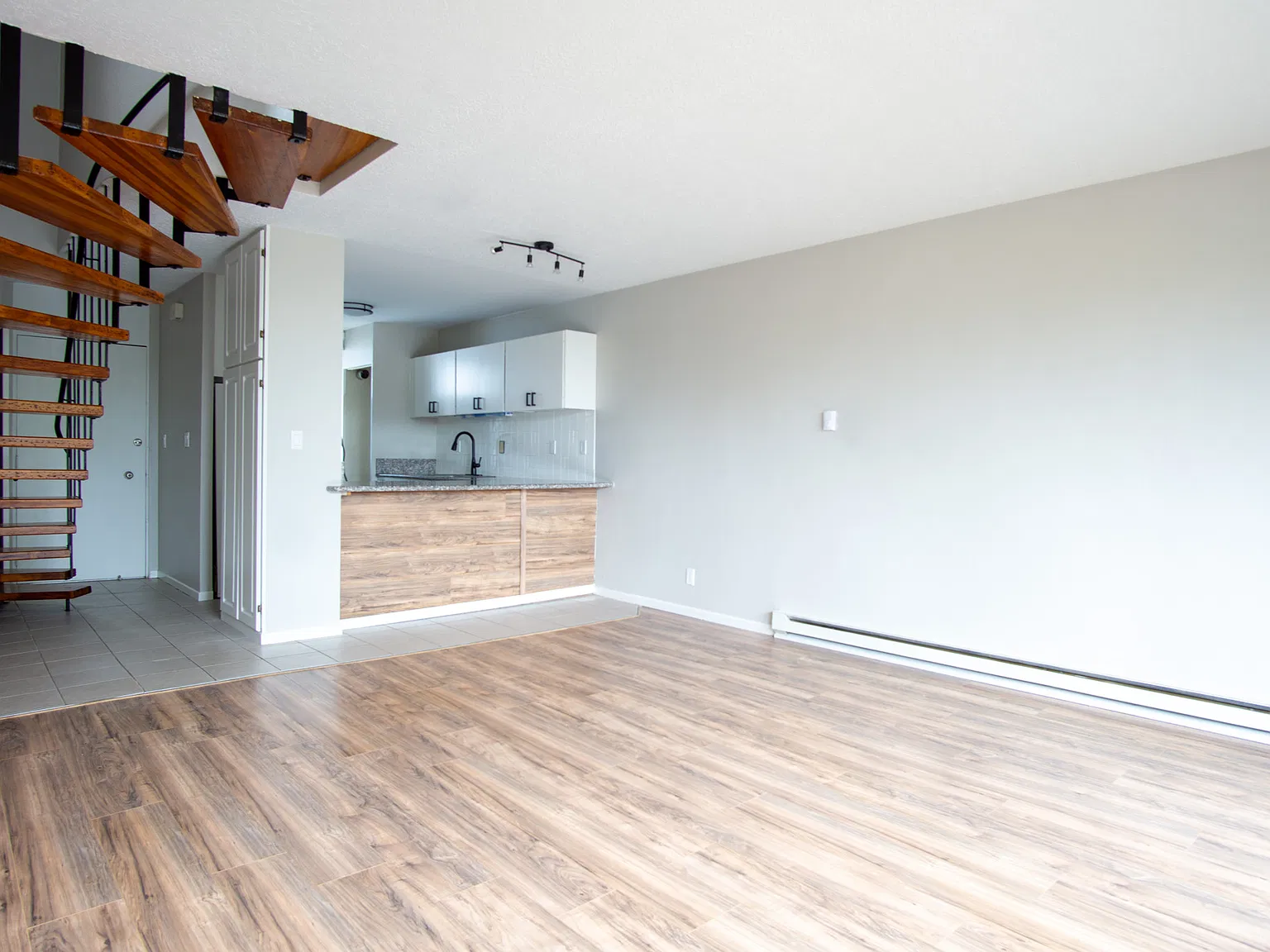 39th Place Townhomes — Photo 4