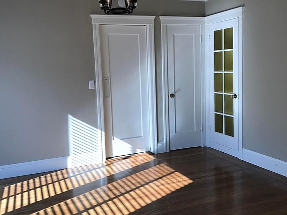 3rd image of 255 Grand Blvd APT 2
