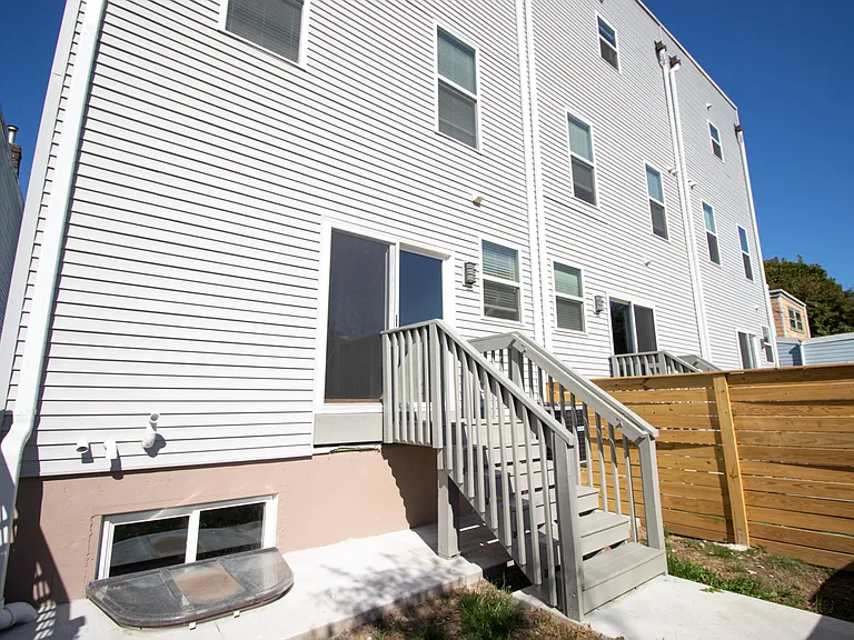 4721 Salmon St — Photo 9