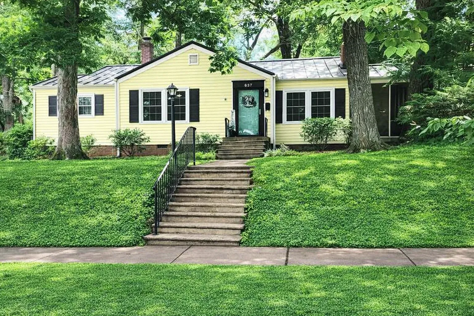 657 Rutledge St — Photo 1