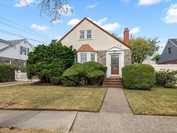 1067 Atlantic Avenue, Baldwin, NY 11510