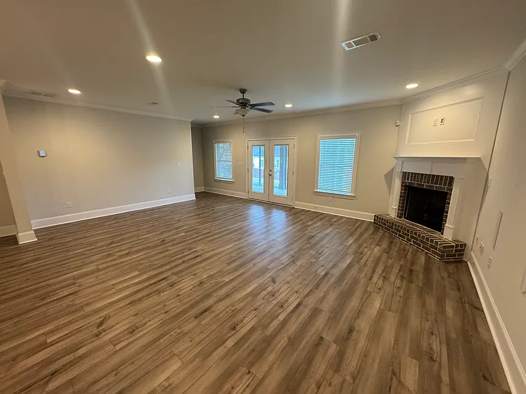 652 Charleston Mills Dr — Photo 14