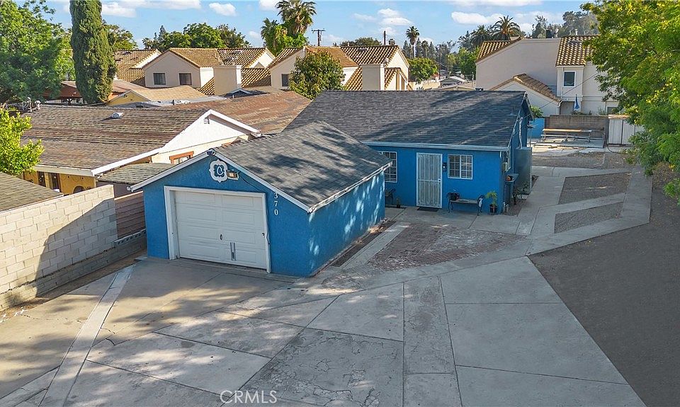 1st image of 370 W Artesia St