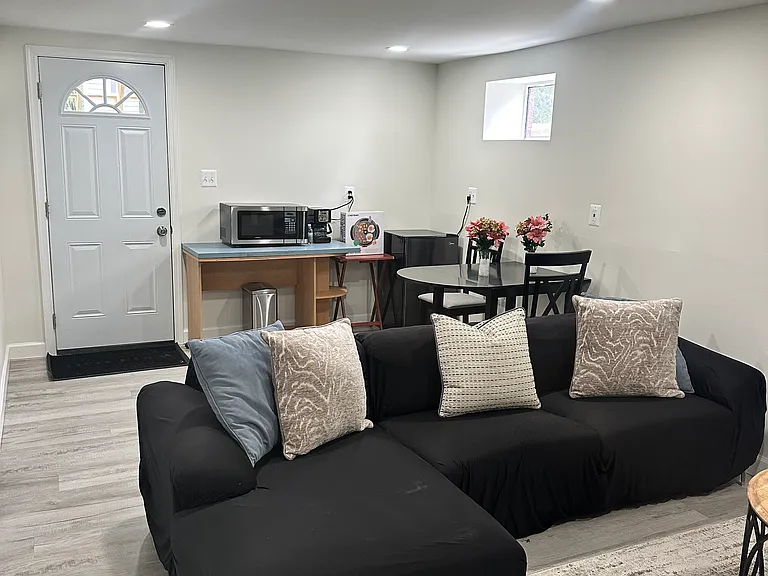 8303 Navahoe Dr — Photo 4