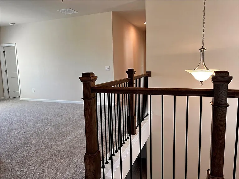 3755 Crestland Ln — Photo 11
