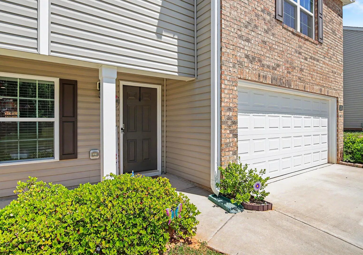 5105 Black Forest Dr — Photo 2