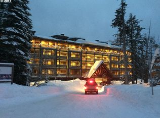 31244 E Collins Lake Rd, Government Camp, OR 97028