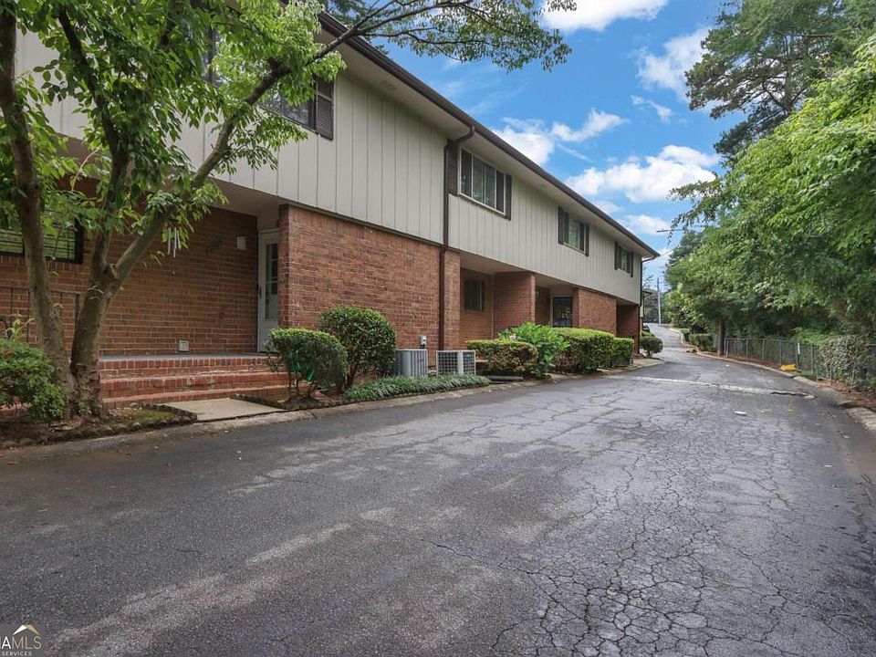 1st image of 2524 Bradford Sq NE