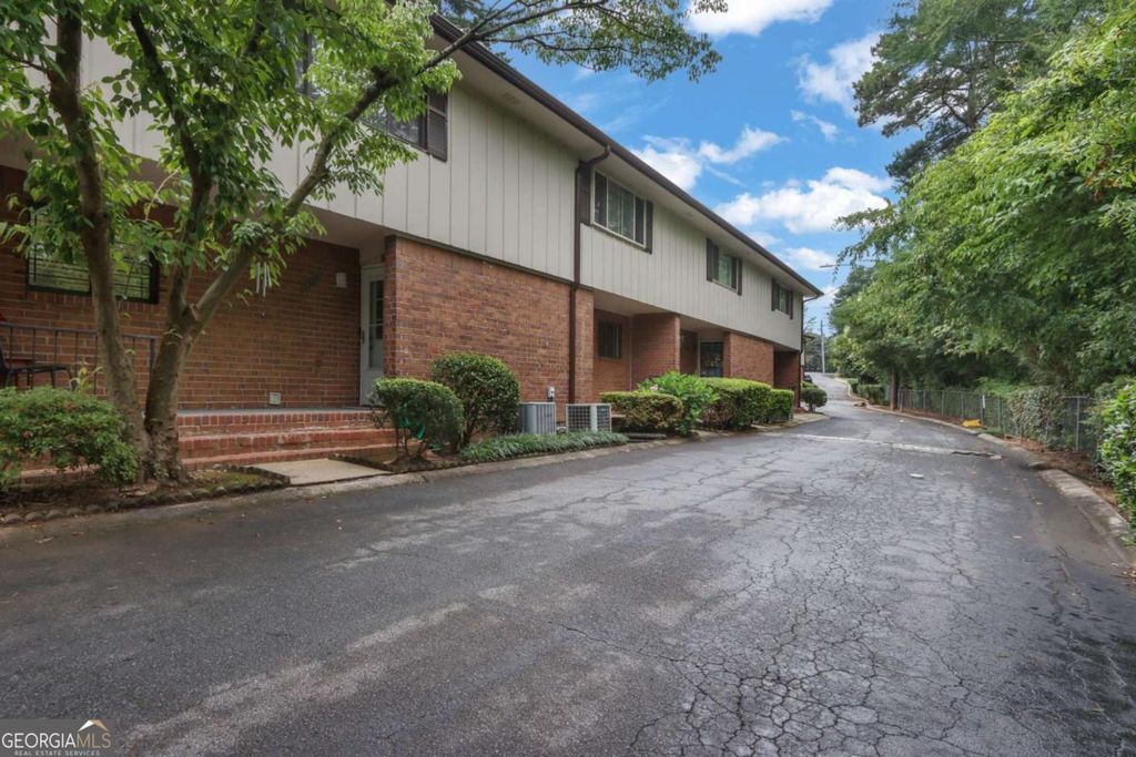 2524 Bradford Sq NE, Atlanta, GA 30345 condo