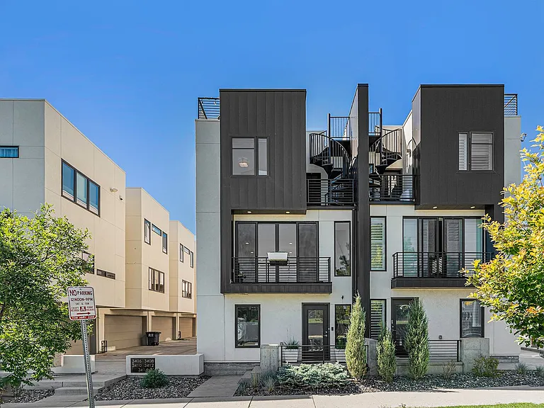 3402 W 18th Ave — Photo 2