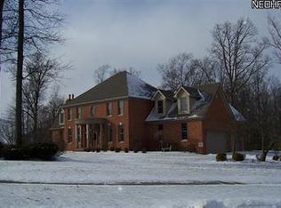 20 Oakmont Ct, Canfield, OH 44406