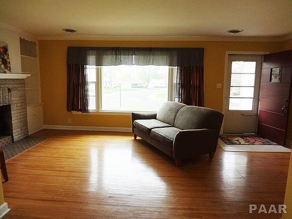 5th image of 421 W Knoll Crest Dr