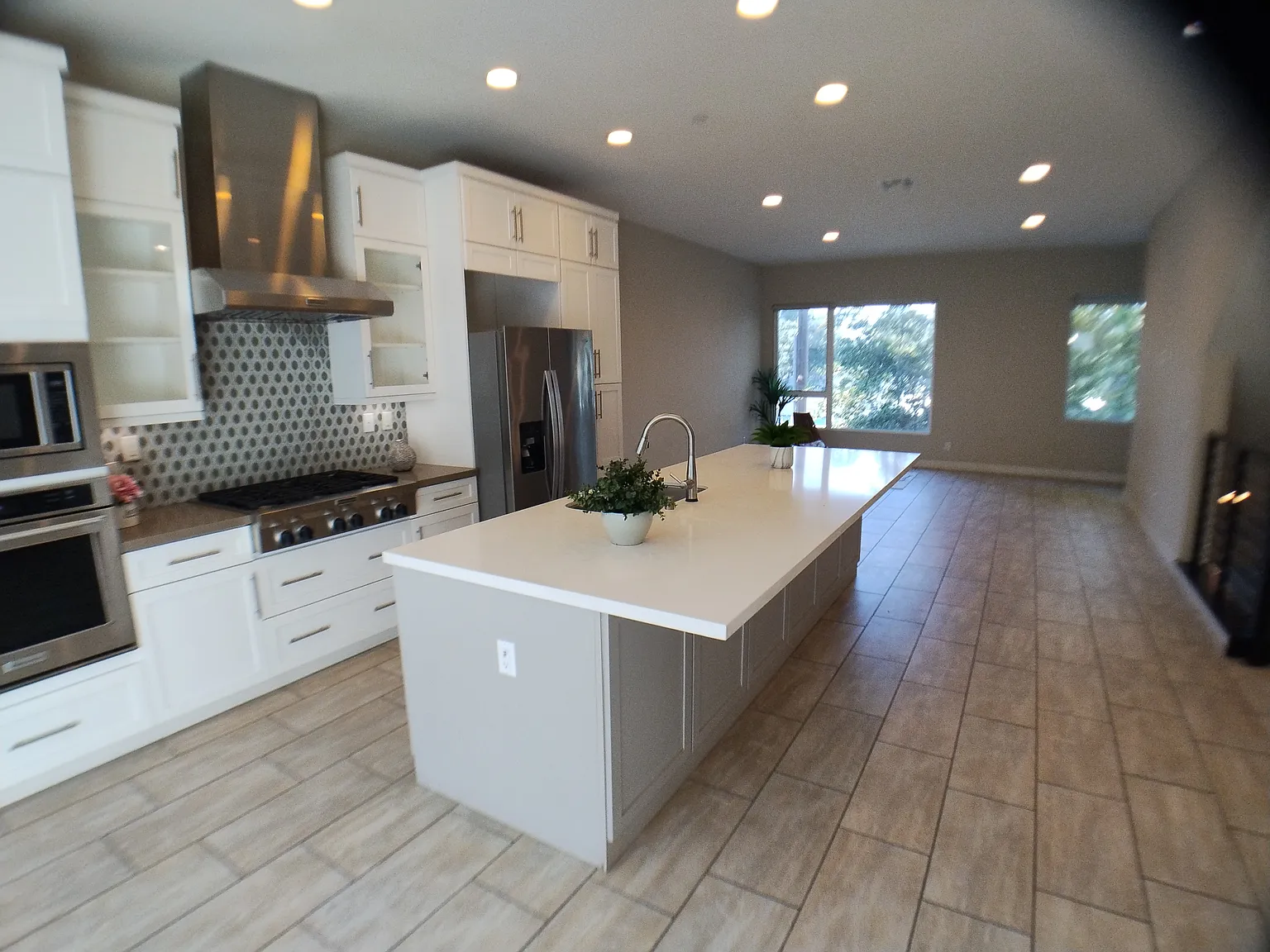 4 bed, 3.5 bath, 1920 sqft, $4,500 — Photo 1