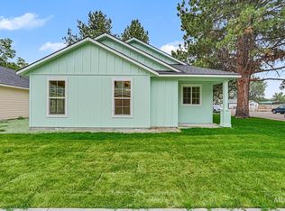 790 S 3rd W #B, Mountain Home, ID 83647