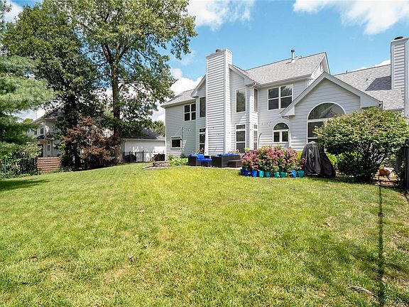 3rd image of 709 Wood Meadow Cir