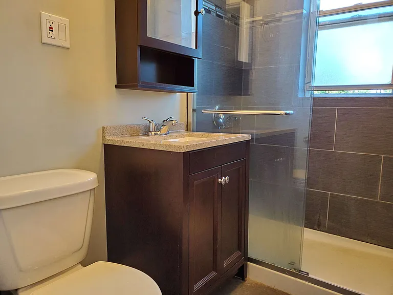 4651-61 N. Manor Ave — Photo 14