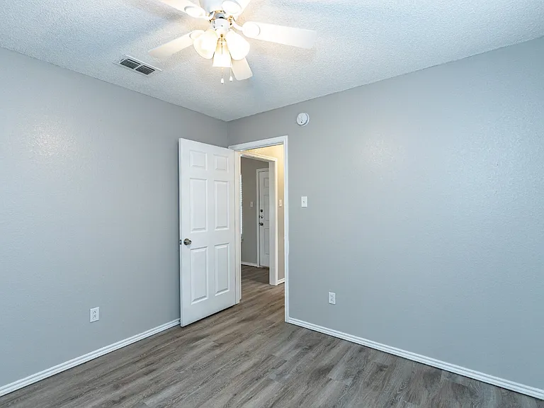 2204 94th St — Photo 27
