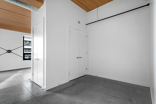 Rented by MNS | media 18