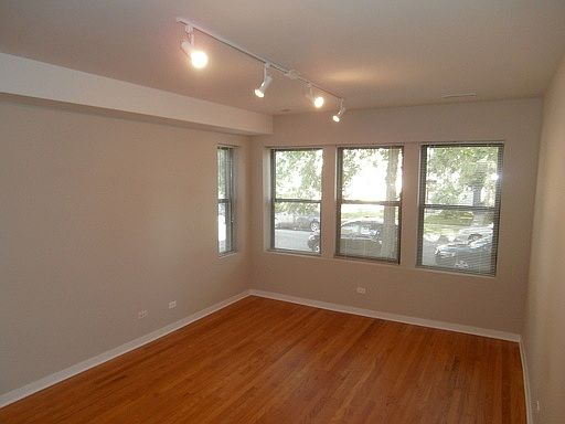 2nd image of 6700 N Artesian Ave #2nd