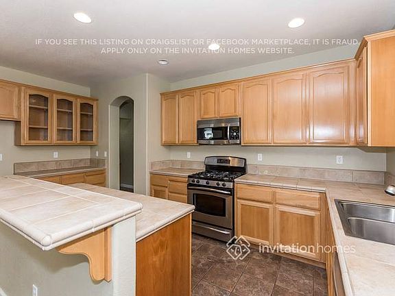 4th image of 2041 Waterville Dr