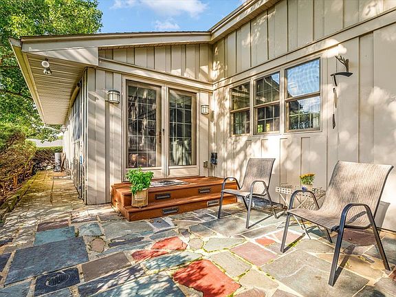 5th image of 3233 Alta Vista Rd