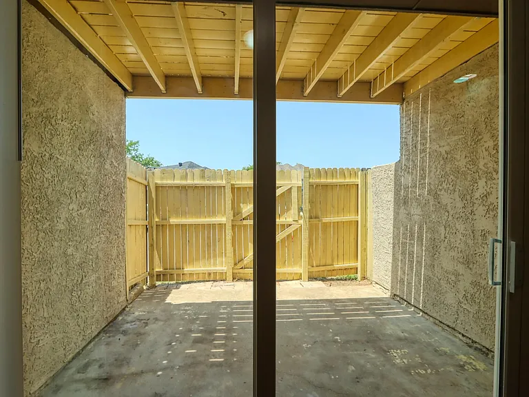 707 Harbour Town Dr #1 — Photo 14