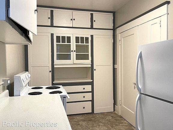 4th image of 616 B St APT 1