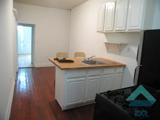 Rented by EXR | media 33