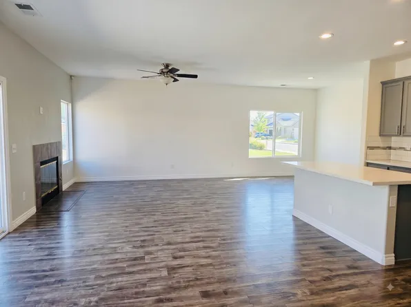13121 Fullerton Dr, Victorville, CA 92392