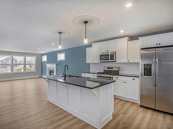 3rd image of 7828 High Knoll Dr SE