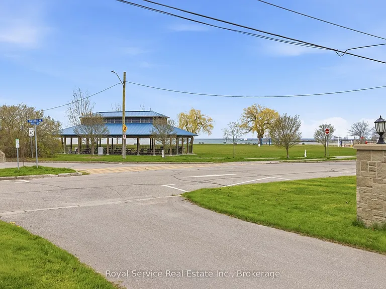 118 Perry St #19 — Photo 26