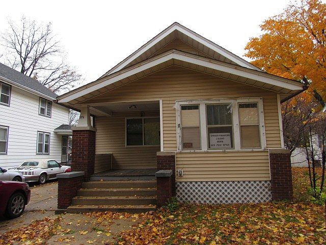 1st image of 1916 S 5th St