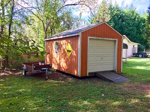2nd image of 170 Applewood Dr