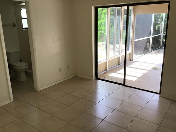 5th image of 1466 SE Grapeland Ave