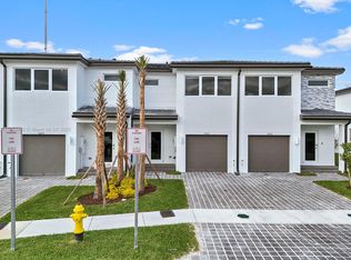 5115 SW 37th St, Hollywood, FL 33021