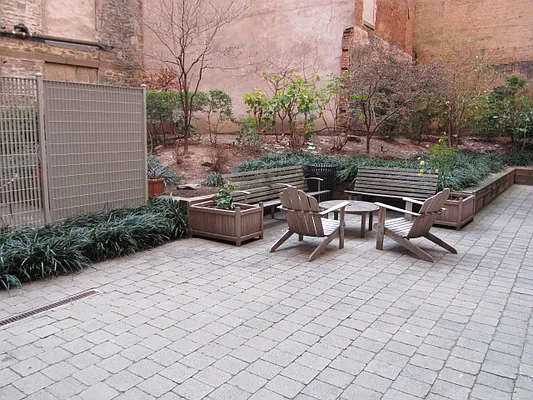 Rented by Lisa Management | media 10