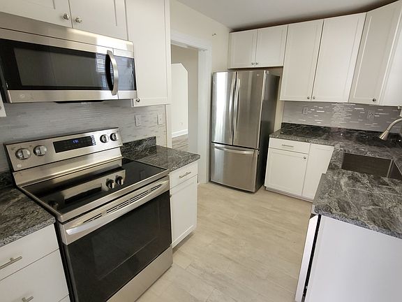 4th image of 1326 Monterey Ave #1