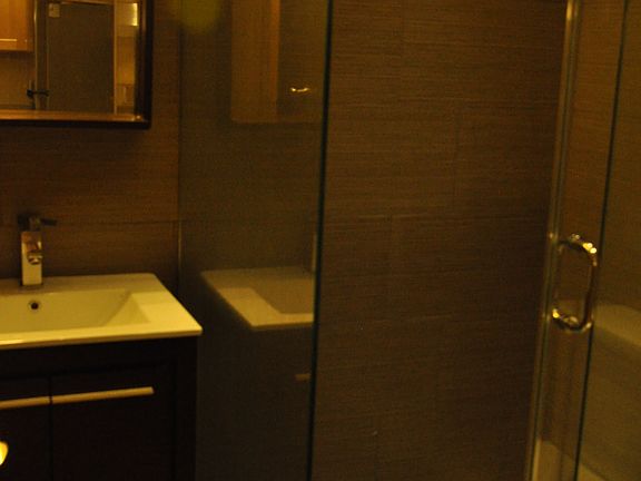 5th image of 1557 2nd Ave APT B2