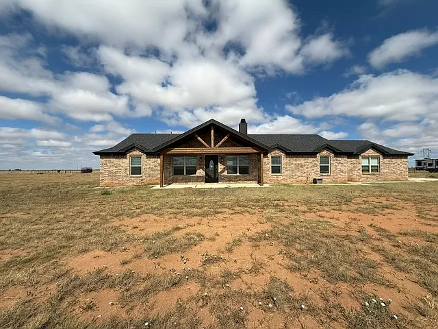 12425 N County Road 2900 — Photo 1