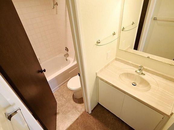 5th image of 389 Vernon St APT 207