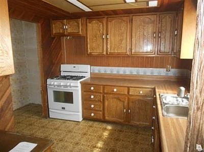 2nd image of 10861 Paso Robles Ave