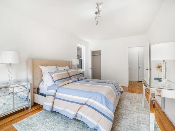 350 East 30th Street image 6 of 8