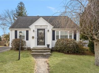 123 Crown Ave, Riverside, RI 02915