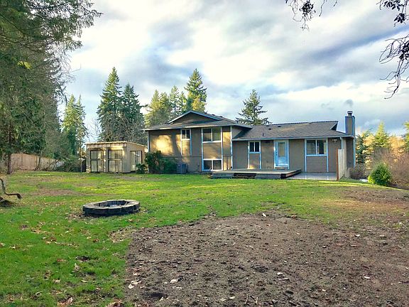3rd image of 421 104th Avenue Ct E