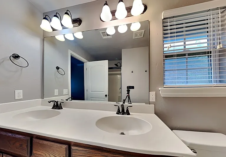 9908 Allie Hope Ln — Photo 10